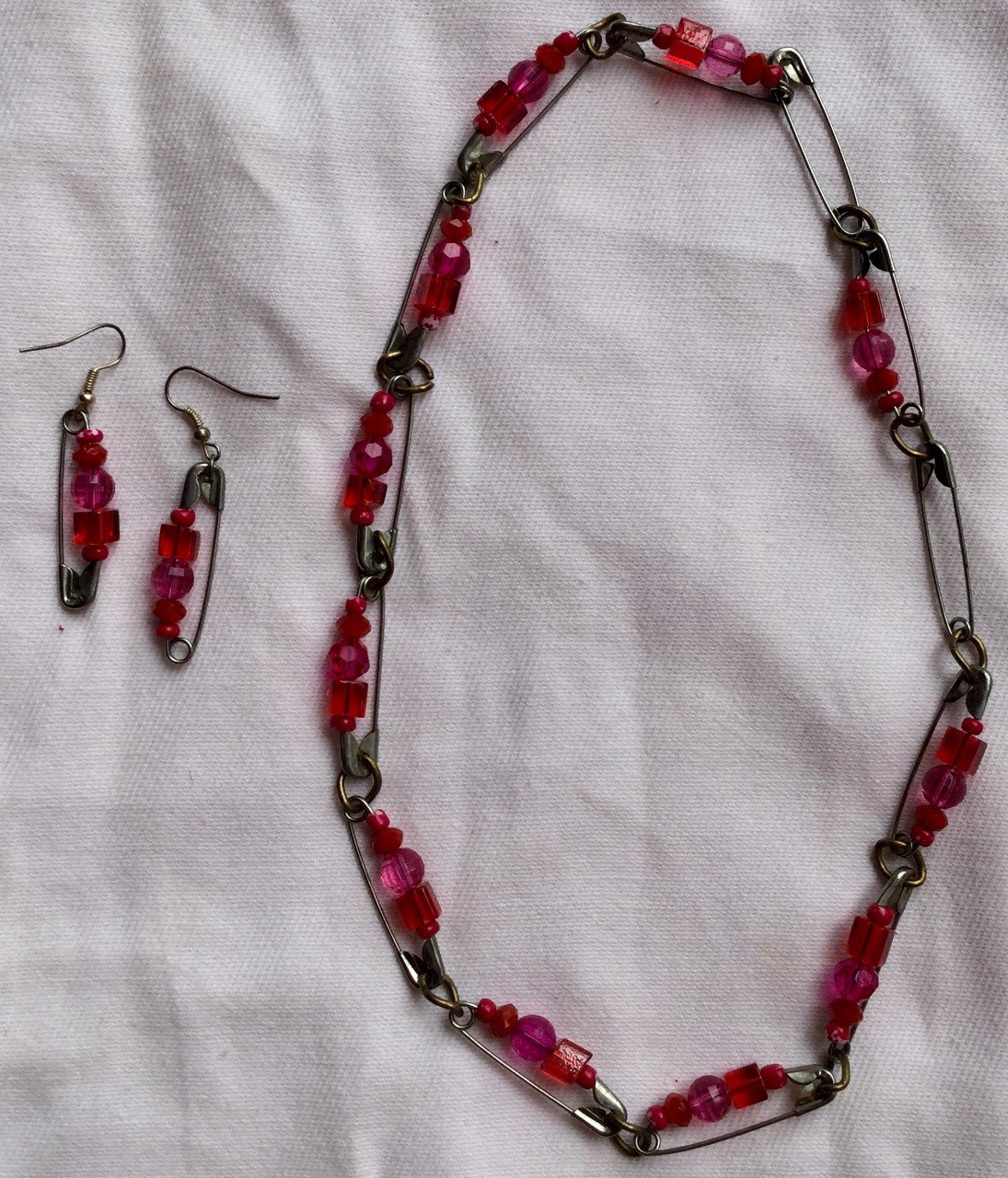 Ensemble boucles collier perle rouge-noir