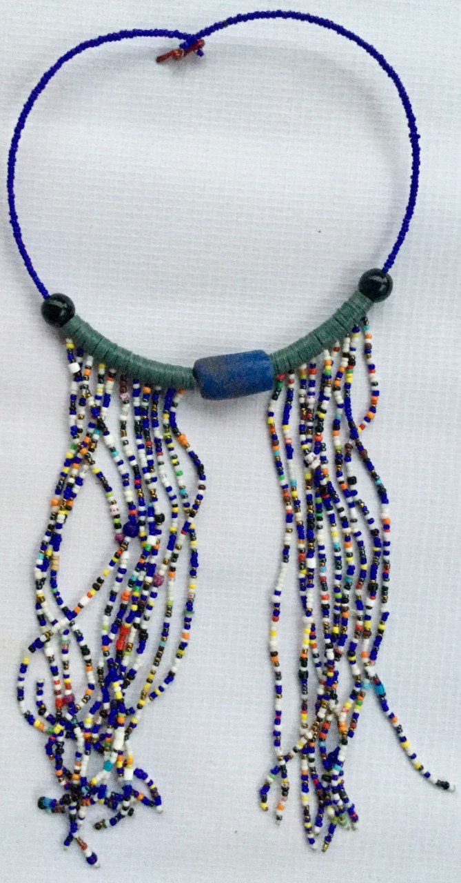 Collier cravate vert bleu blanc noir