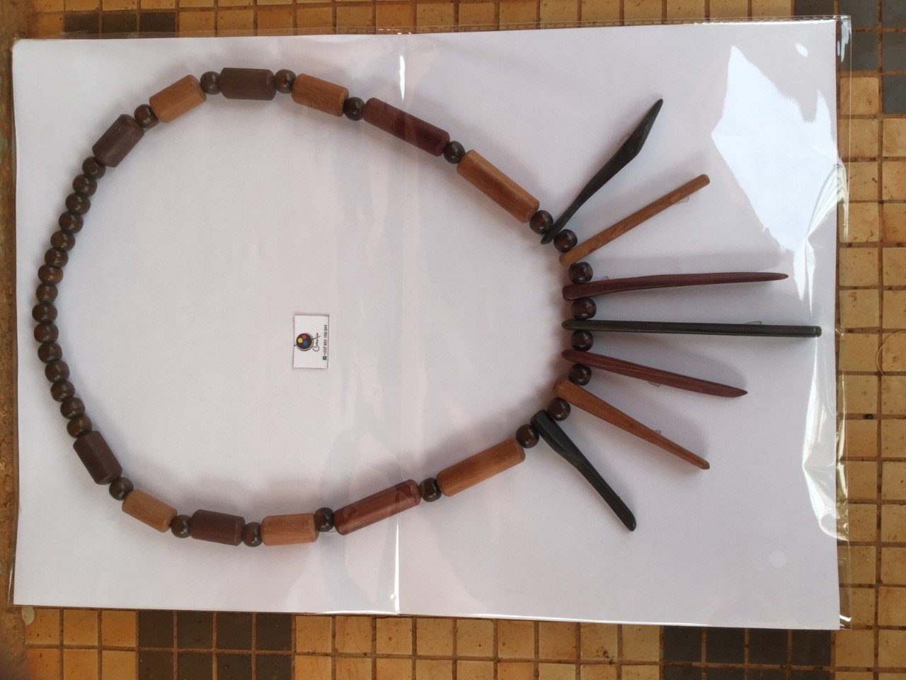 Colliers en  bois 1marron claire et foncé noir