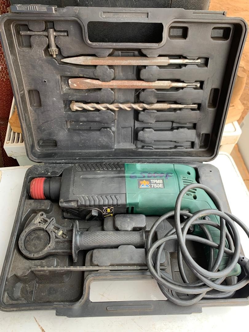 MARTEAU PERFORATEUR - TPMB 750E Noir