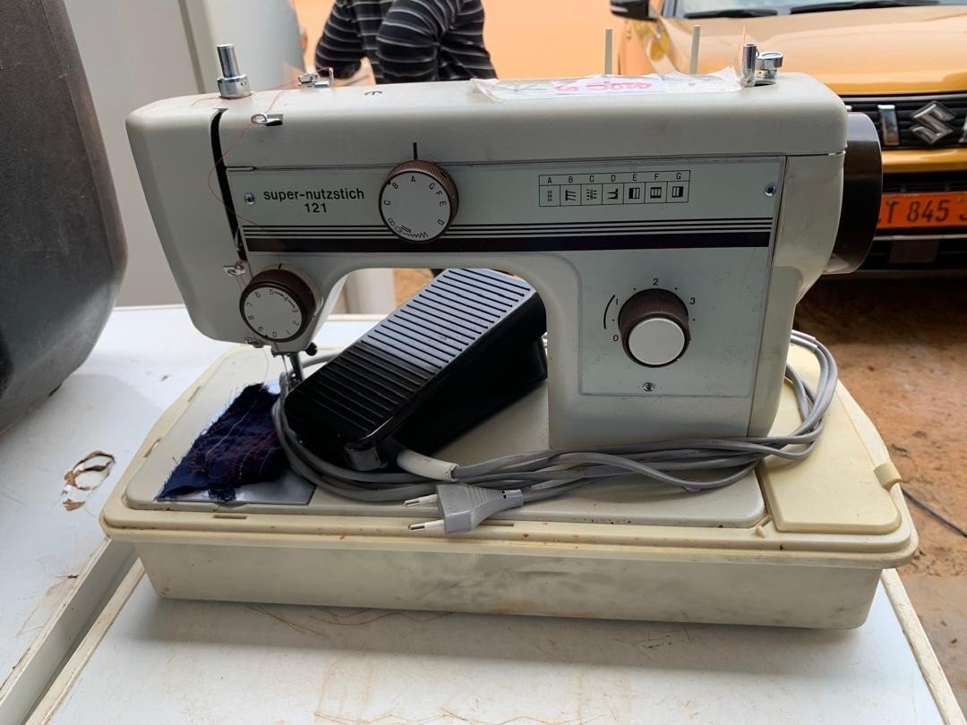 Machine à coudre Super-nutzstich 121