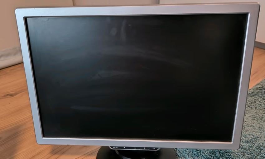 Ecran GNR TS902W 19"