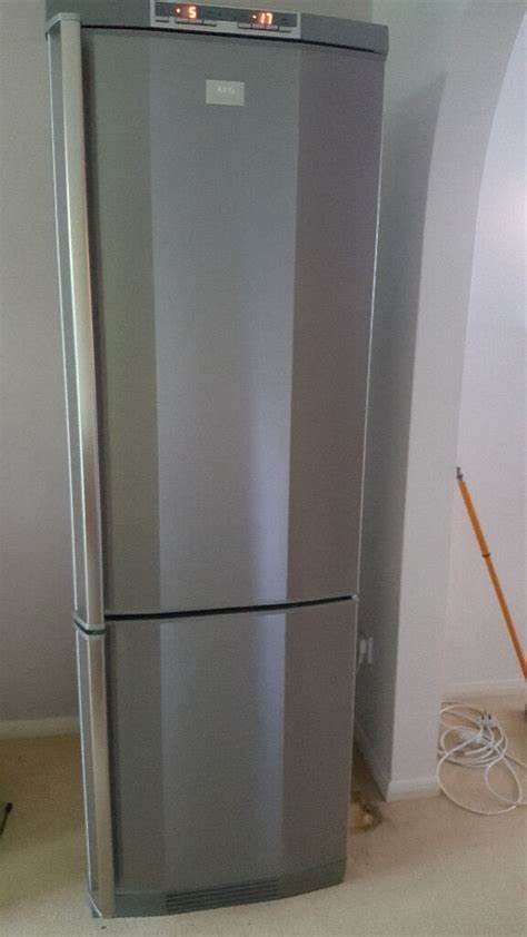 Réfrigérateur-congélateur super électronique  Öko_Santo