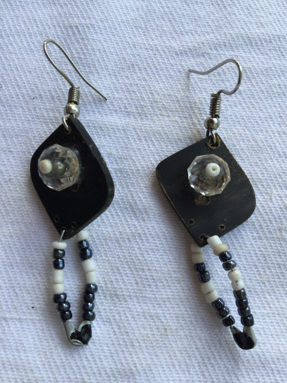 Image du produit Boucles d'oreilles cornes de bœuf blanc noir