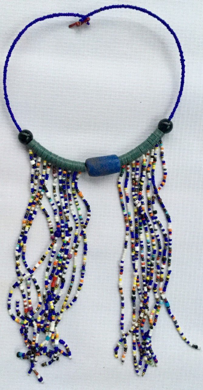 Collier cravate vert bleu blanc noir
