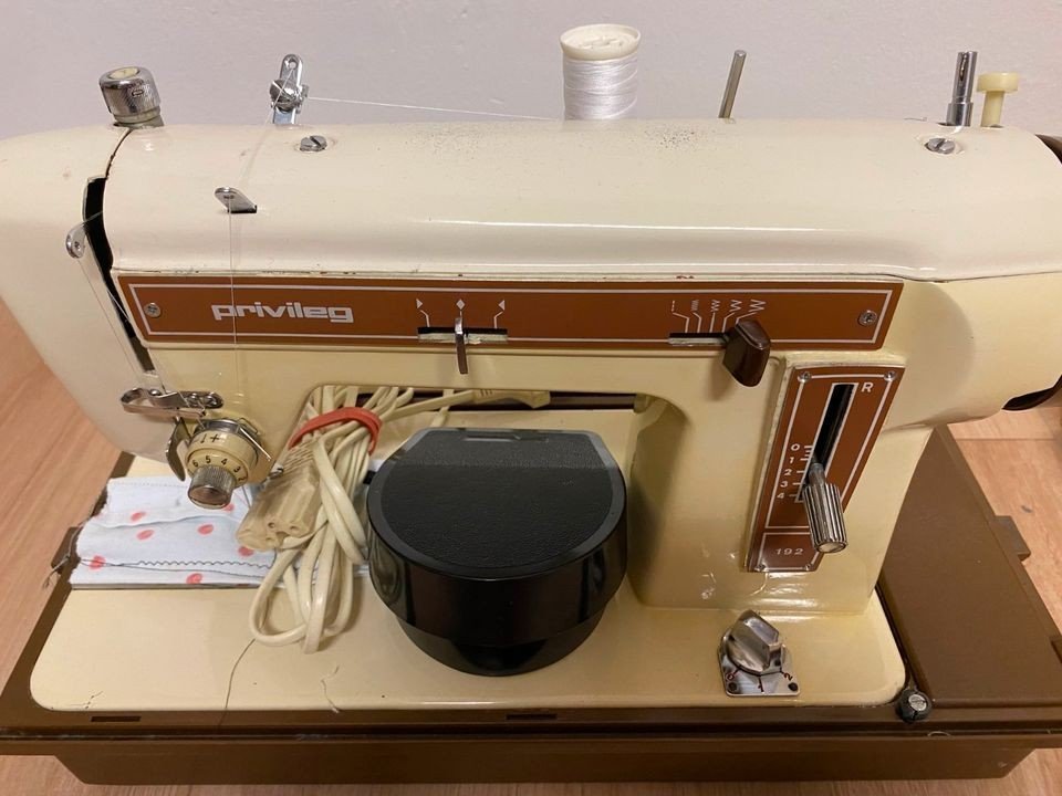 Machine à coudre  privileg 192yb