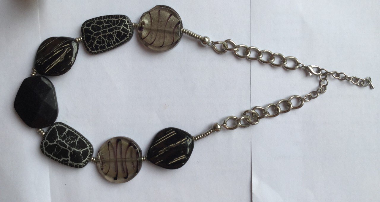 Boucles en pierres précieuses marron noir