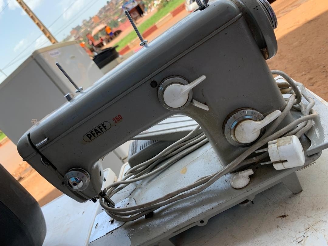 La machine à coudre Pfaff 260