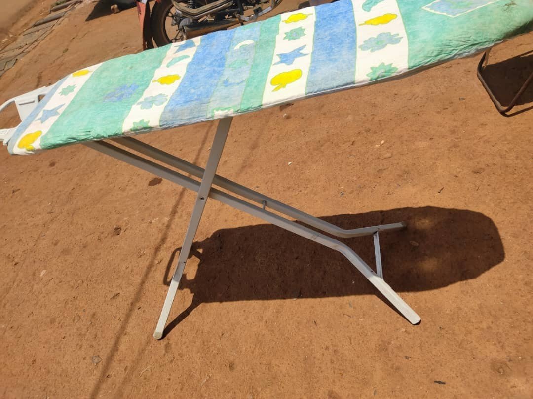 Table à Repasser avec hauteur réglable