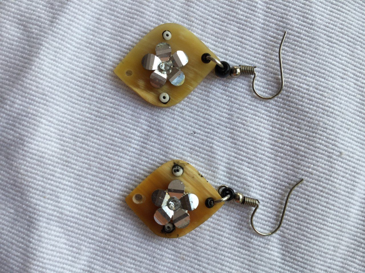 Image du produit Boucles d'oreilles cornes de bœuf blanc