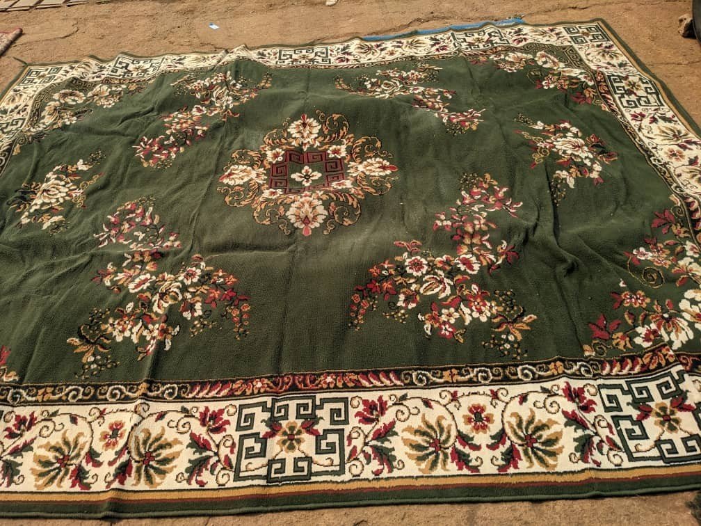 Tapis vert motif floral 350x280