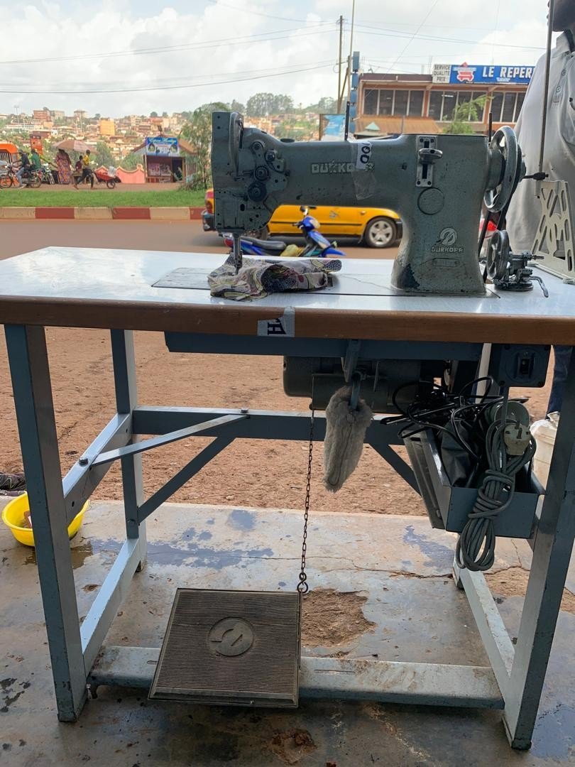 Machine a coudre DURKOPP 245-37