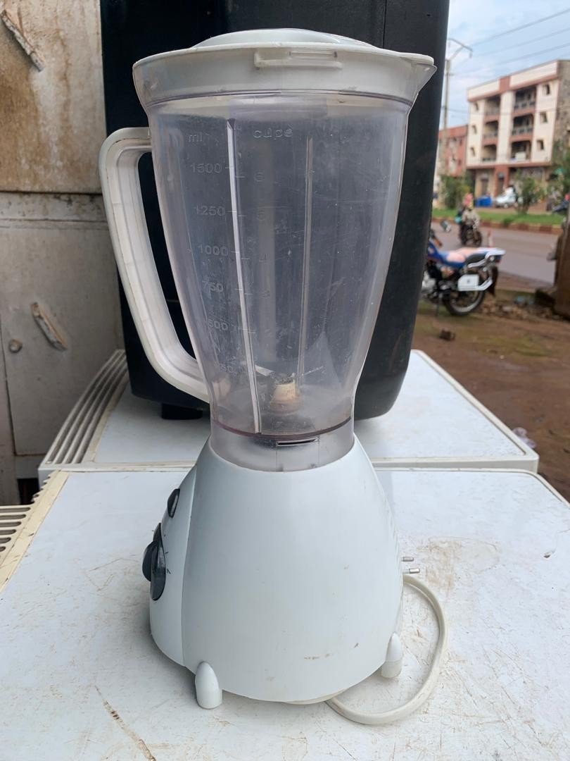 Moulinex robot mixeur , 400 W,  Capacité totale de 2 L, Nettoyage facile, Refroidissement par air, 90 secondes de mixage en continu